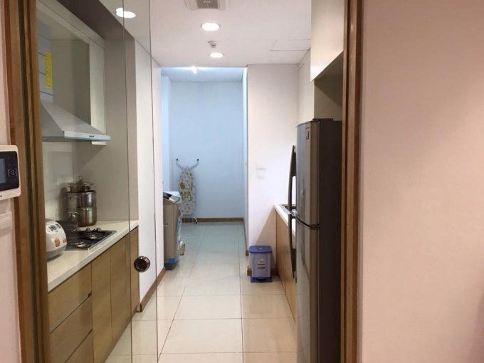 Cần bán nhanh CH chung cư 165 Thái Hà, 81m2, 2PN, 2wc, full NT mới tinh, giá cần bán hơn 7 tỷ