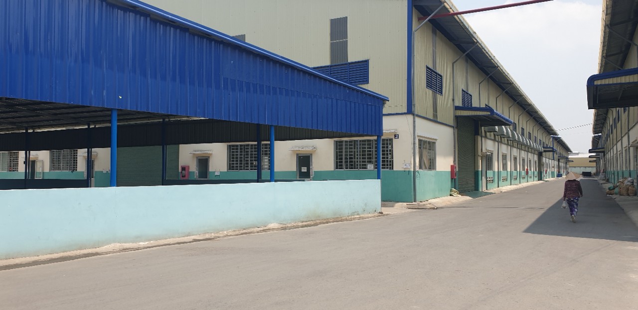 Cho thuê 2 kho xưởng giá rẻ DT 320m 20 tr và 650m 35 triệu/th. Công 40f đi được. LH 0919 228 *** Cho thuê 2 kho xưởng giá rẻ DT 320m 20 tr và 650m 35 triệu/th. Công 40f đi được. LH 0919 228 ***
