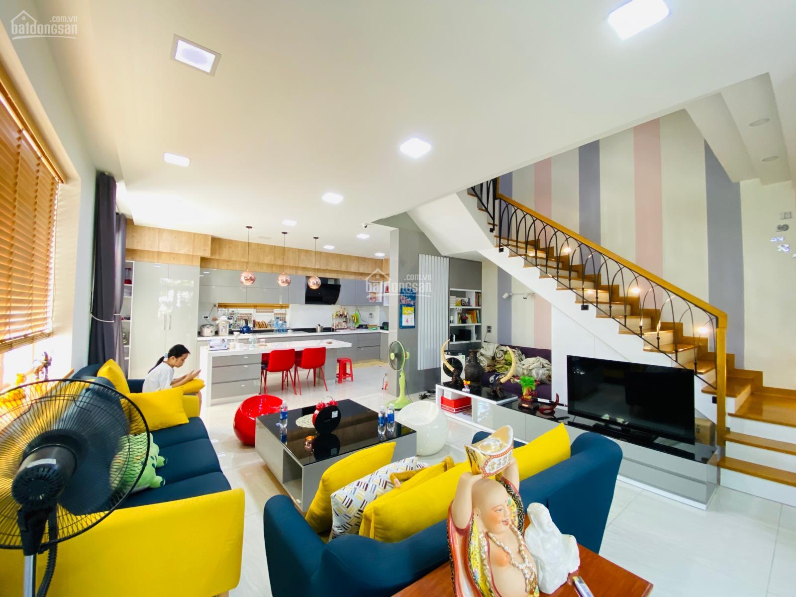 Mega Village nhà 3PN, 3WC, giá từ 14tr/tháng có nội thất có sân để ô tô, an ninh. 0908 119 ***