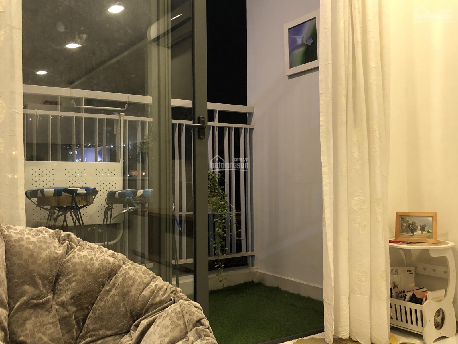 Cho thuê căn góc 16tr/th 2PN 2WC, view ngã 3 sông, hướng mát, LH: 0938 231 *** (Ms Oanh)