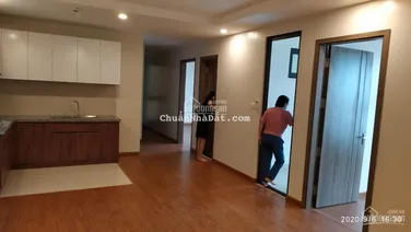 Cần cho thuê CHCC M5 Nguyễn Chí Thanh, cạnh ĐH Luật, 120m, 150m2, đồ cơ bản hoặc full đồ, ở ngay