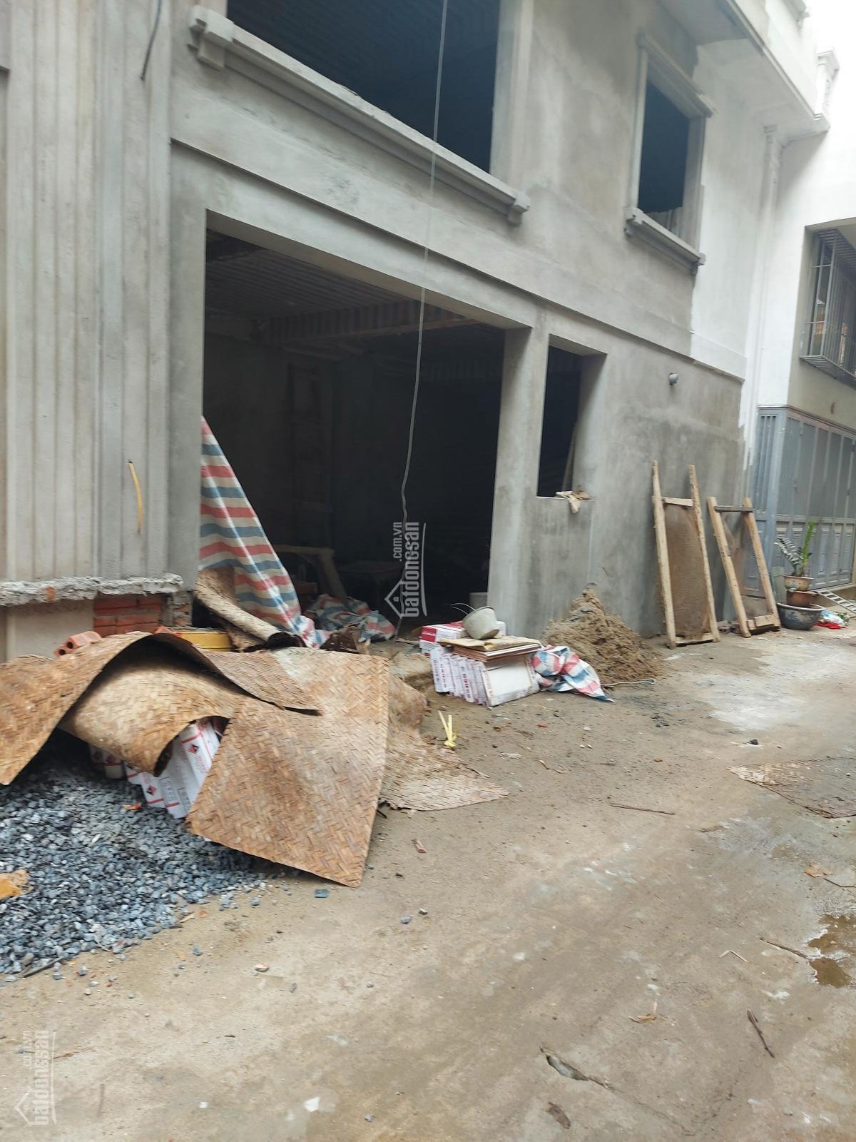 Siêu phẩm bán nhà Ngọc Hồi 45m2 x 4.5 tầng hướng TN ô tô đỗ gần cửa giá 5.35 tỷ, LH 0985 636 ***