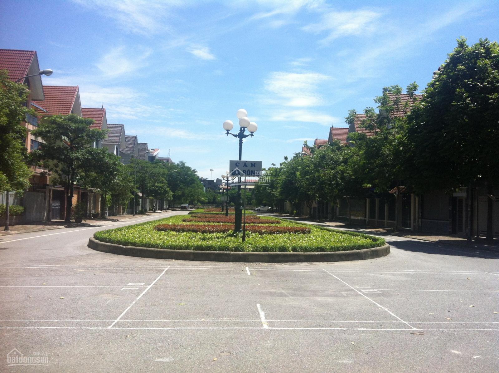 Bán liền kề Văn Quán, mặt đường Nguyễn Sơn Hà thông ra Phùng Hưng, 100m2*5T, 24.5 tỷ 0903 491 ***