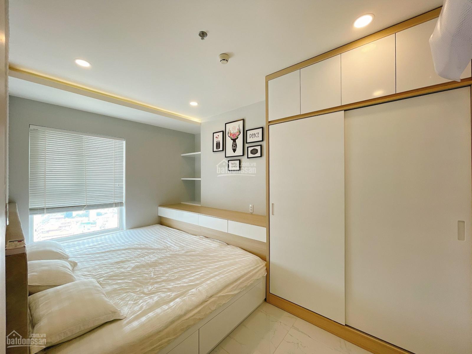 Cho thuê căn hộ chung cư Terra Royal Q. 3, 2PN giá 13.9 tr/th ở liền. LH 0935 252 *** - Miss Mi