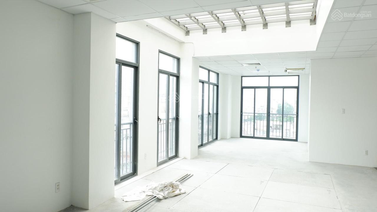 Tòa nhà MT Phạm Ngọc Thạch ngay Hồ Con Rùa Quận 3. Diện tích 5x 25m