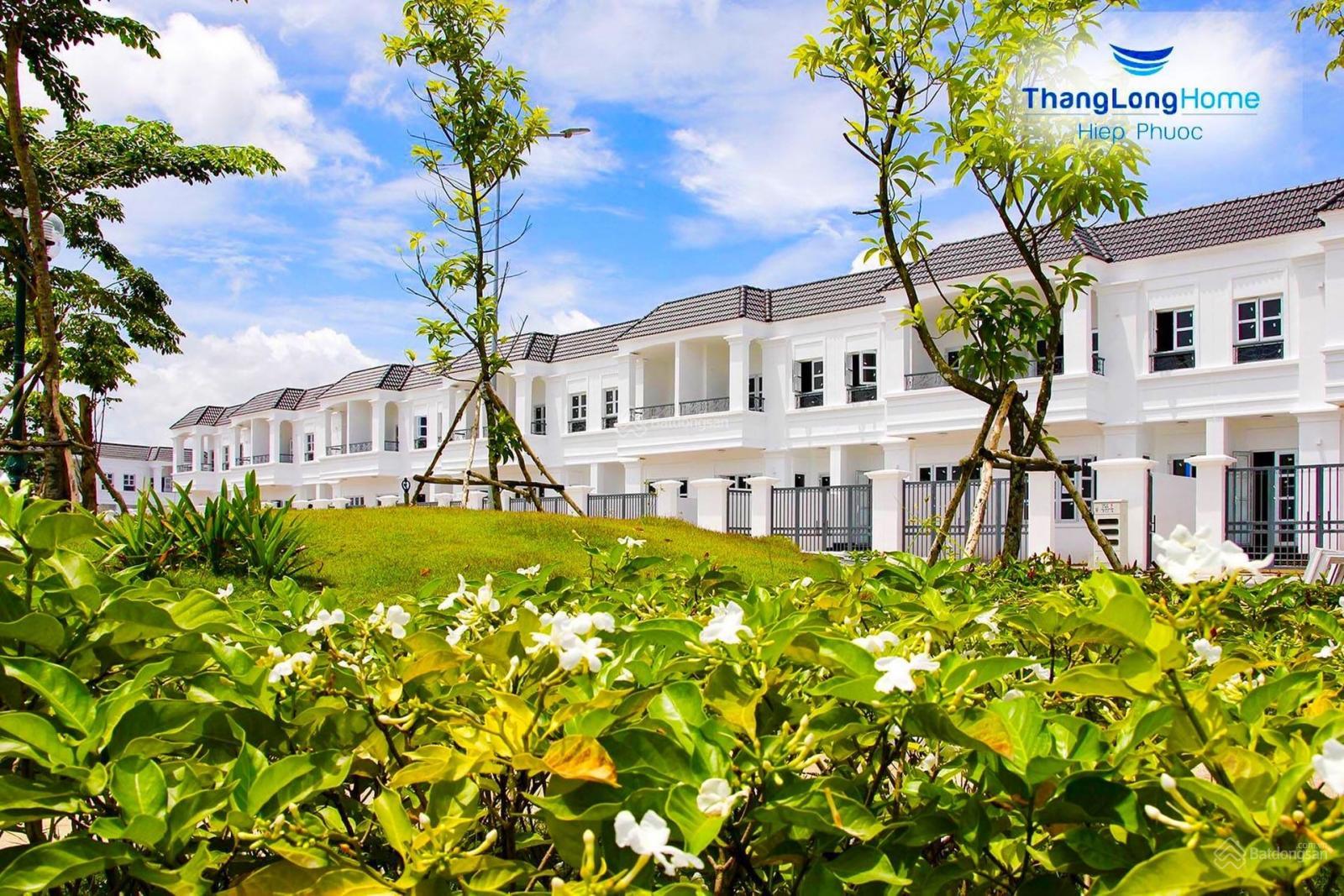 Bán gấp nhà phố vườn đối diện công viên khu dân cư Thăng Long Home Hiệp Phước. Sổ hồng có sẵn