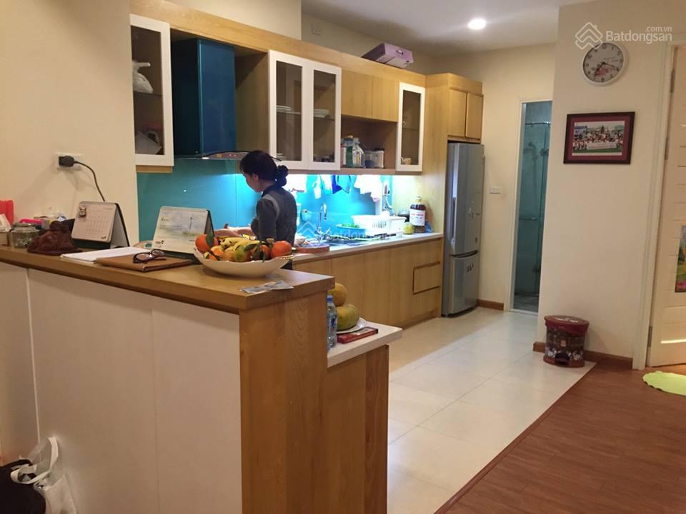 Cho thuê CHCC Hòa Bình Green ngõ 376 đường Bưởi, Ba Đình, nội thất đẹp 105m2 3PN, 20 tr/th