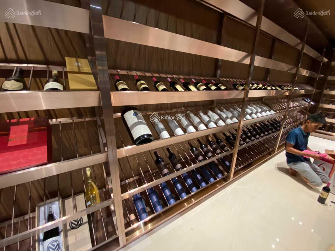 Cần bán gấp biệt thự đơn lập căn góc view sông Vinhomes Ba Son, Quận 1. 437,5m2, 4T, LH: 0909 190 ***