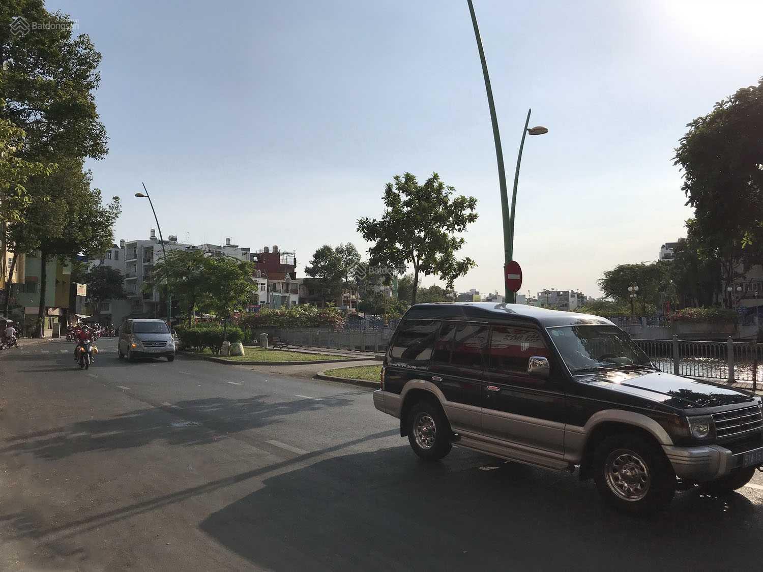 Bán nhà Hoàng Sa, Quận 3, đẹp lung linh mặt tiền Hoàng Sa 5 lầu, T. Kế châu Âu, 5 phòng, thang máy