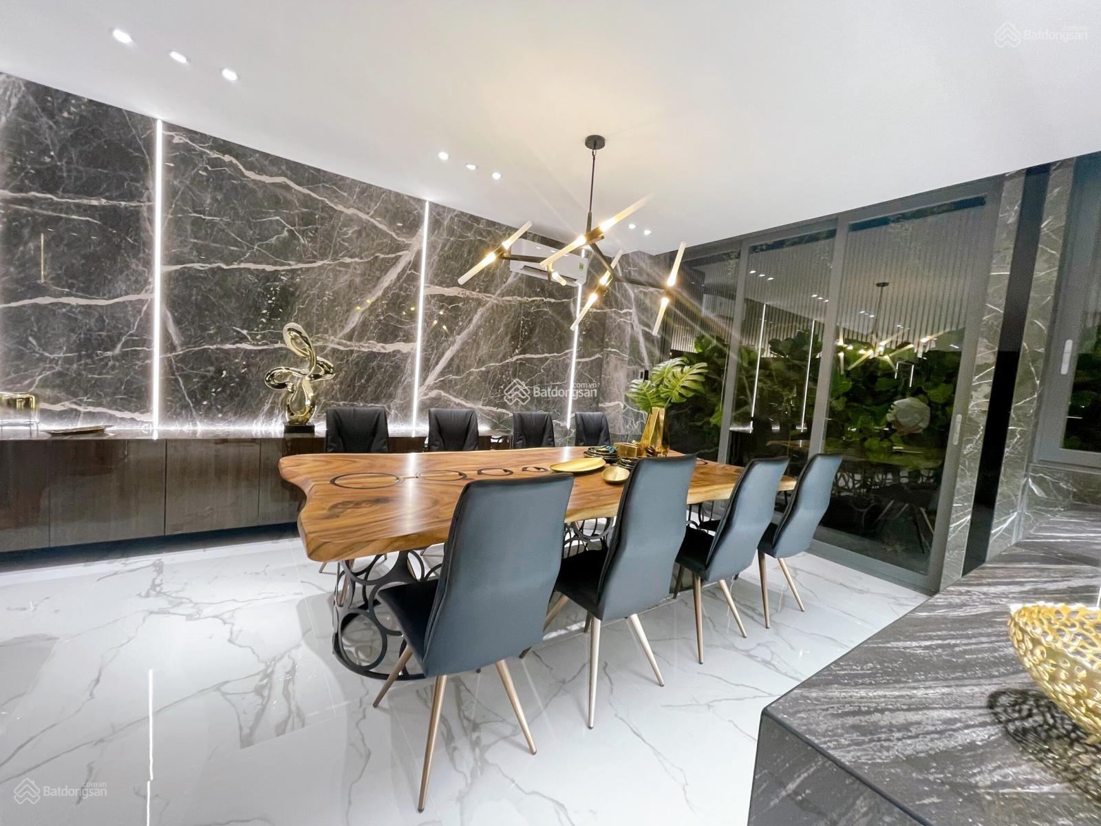 Bán gấp biệt thự Mỹ Giang Phú Mỹ Hưng, Phường Tân Phong Q7. DT 11.75x18m (211.5m2) LH: 0919 582 ***