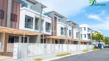 Cần bán nhà phố vườn Phố Đông Village Quận 2 khi chủ đi nước ngoài, giá chỉ 12,5 tỷ. ĐT 0908 137 ***