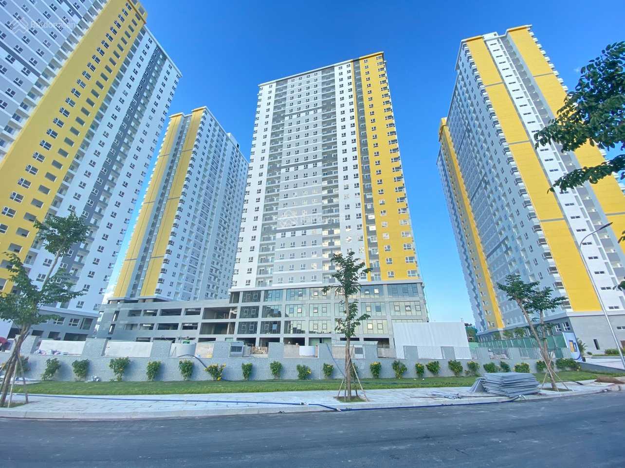 Cần bán view MT Võ Văn Kiệt giá 2,650 tỷ. LH: 0901 338 ***