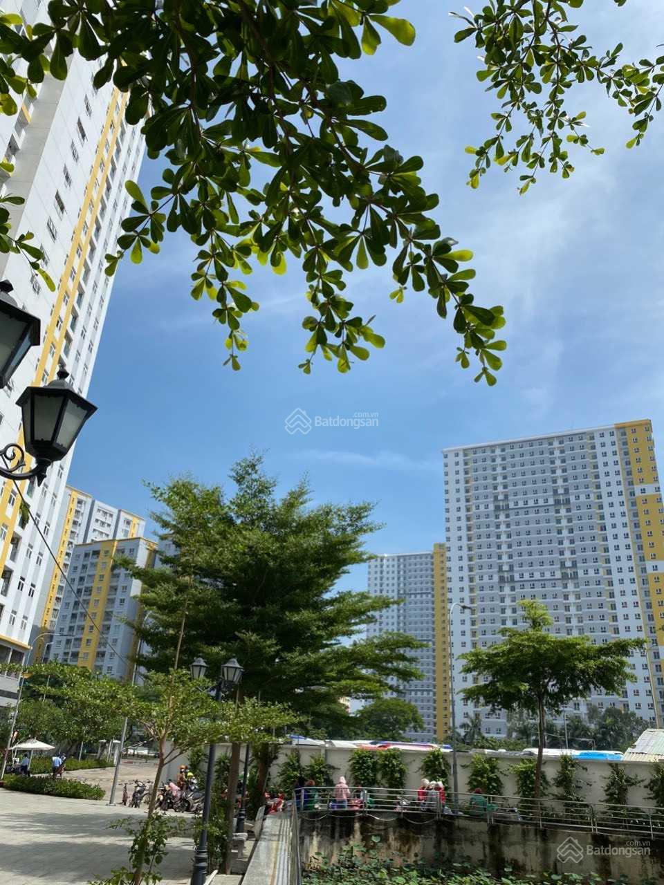 Cần bán view MT Võ Văn Kiệt giá 2,650 tỷ. LH: 0901 338 ***