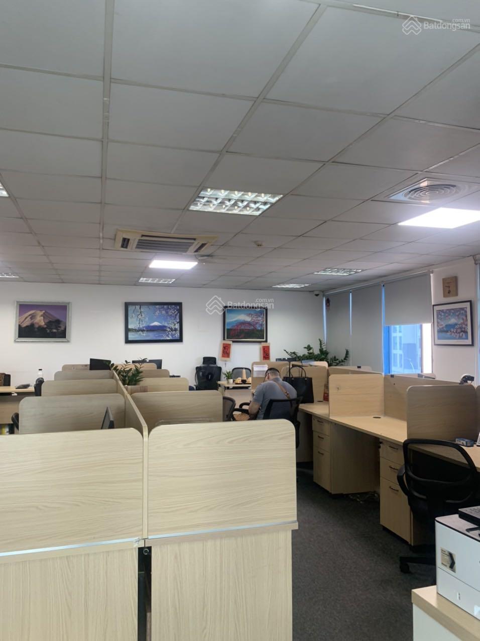 Cho thuê văn phòng phố Nguyễn Văn Huyên, Cầu Giấy 100m2, 200m2, 300m2, 600m2. Giá 120 nghìn/m2/th Cho thuê văn phòng phố Nguyễn Văn Huyên, Cầu Giấy 100m2, 200m2, 300m2, 600m2. Giá 120 nghìn/m2/th