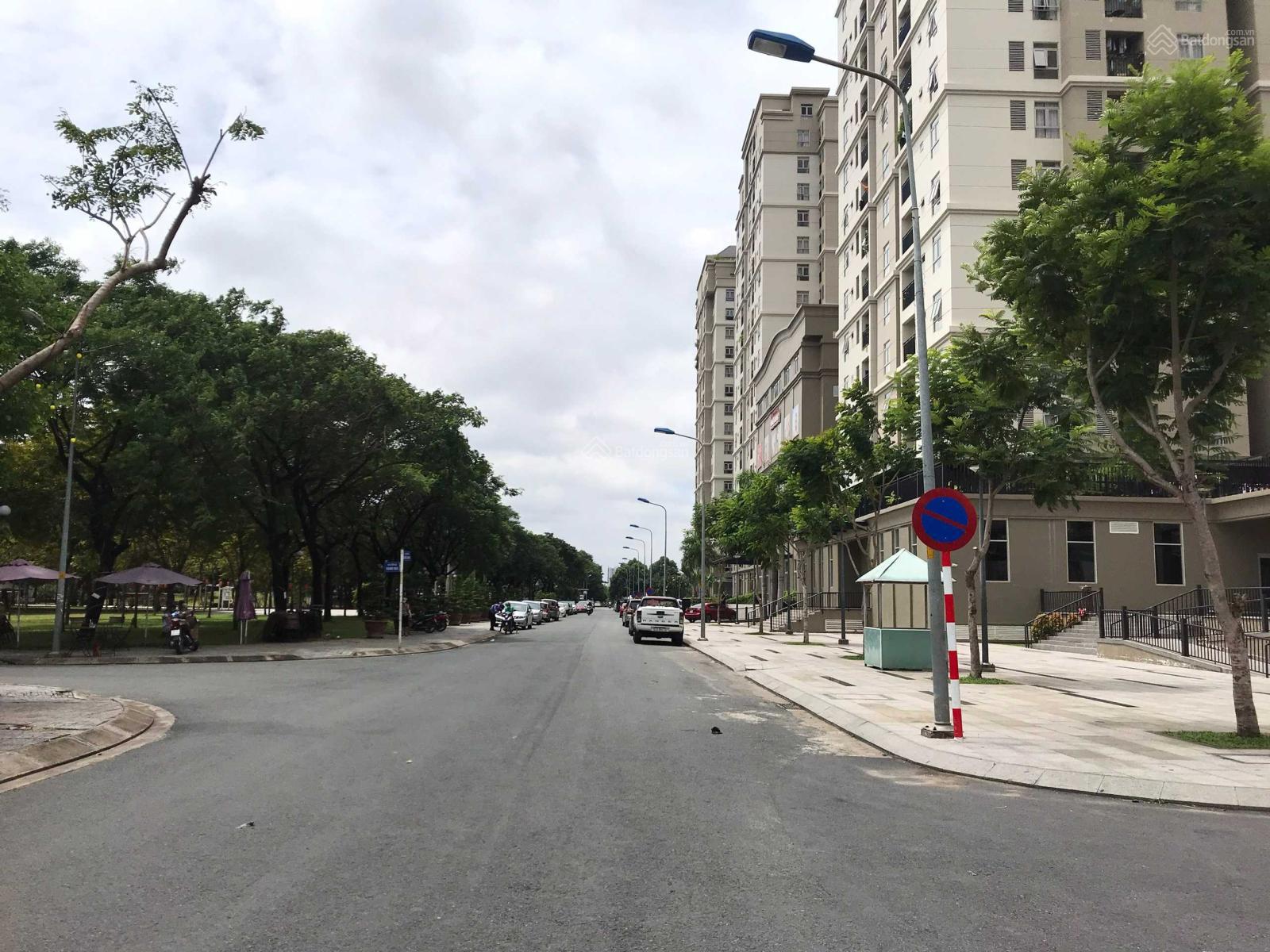 Bán gấp nền biệt thự Gia Hòa DT 10x21m, vị trí đẹp nhất, đối diện công viên lớn 2.5ha LH 0909 505 ***