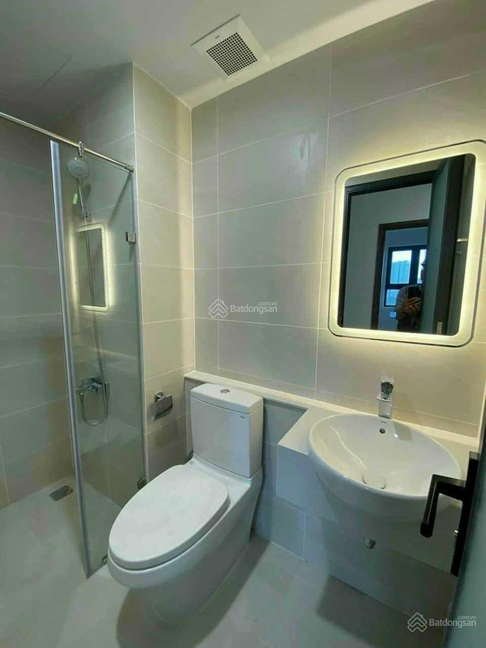 Cần tiền bán gấp CH Q7 Riverside 1PN giá 3 tỷ bao thuế, chủ tặng nội thất luôn. Lh 0886 277 ***