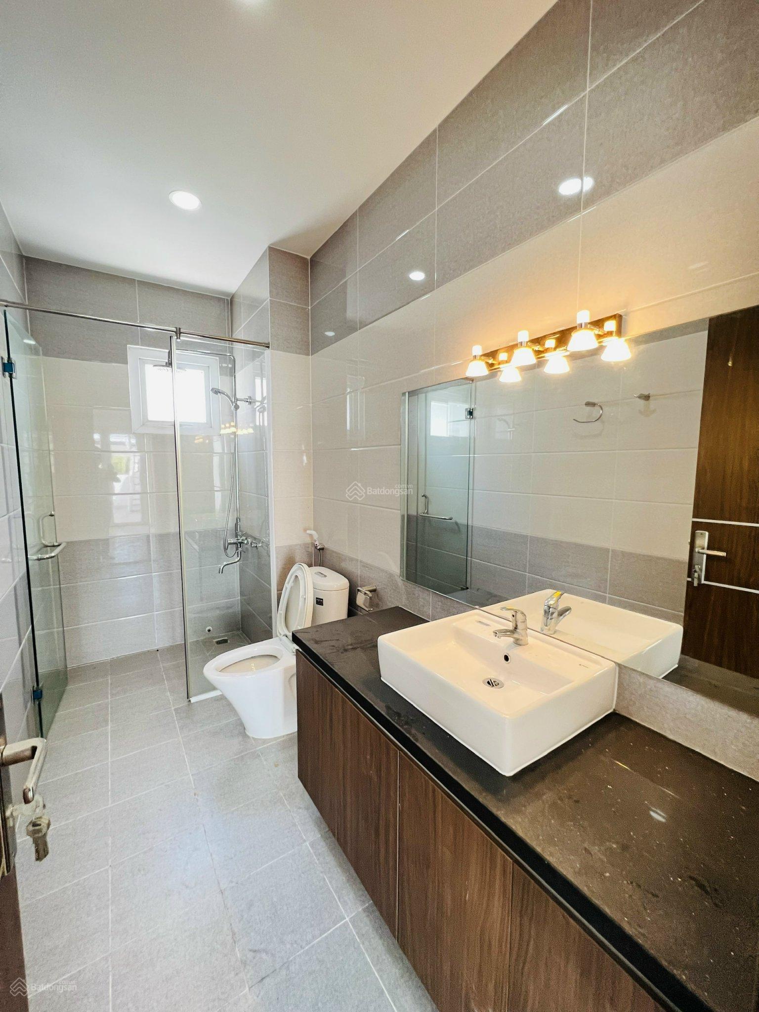 Cần cho thuê nhà biệt thự Lucasta Villa full NT và nội thất cơ bản nhà new cũng có ạ 30-35tr/th Cần cho thuê nhà biệt thự Lucasta Villa full NT và nội thất cơ bản nhà new cũng có ạ 30-35tr/th
