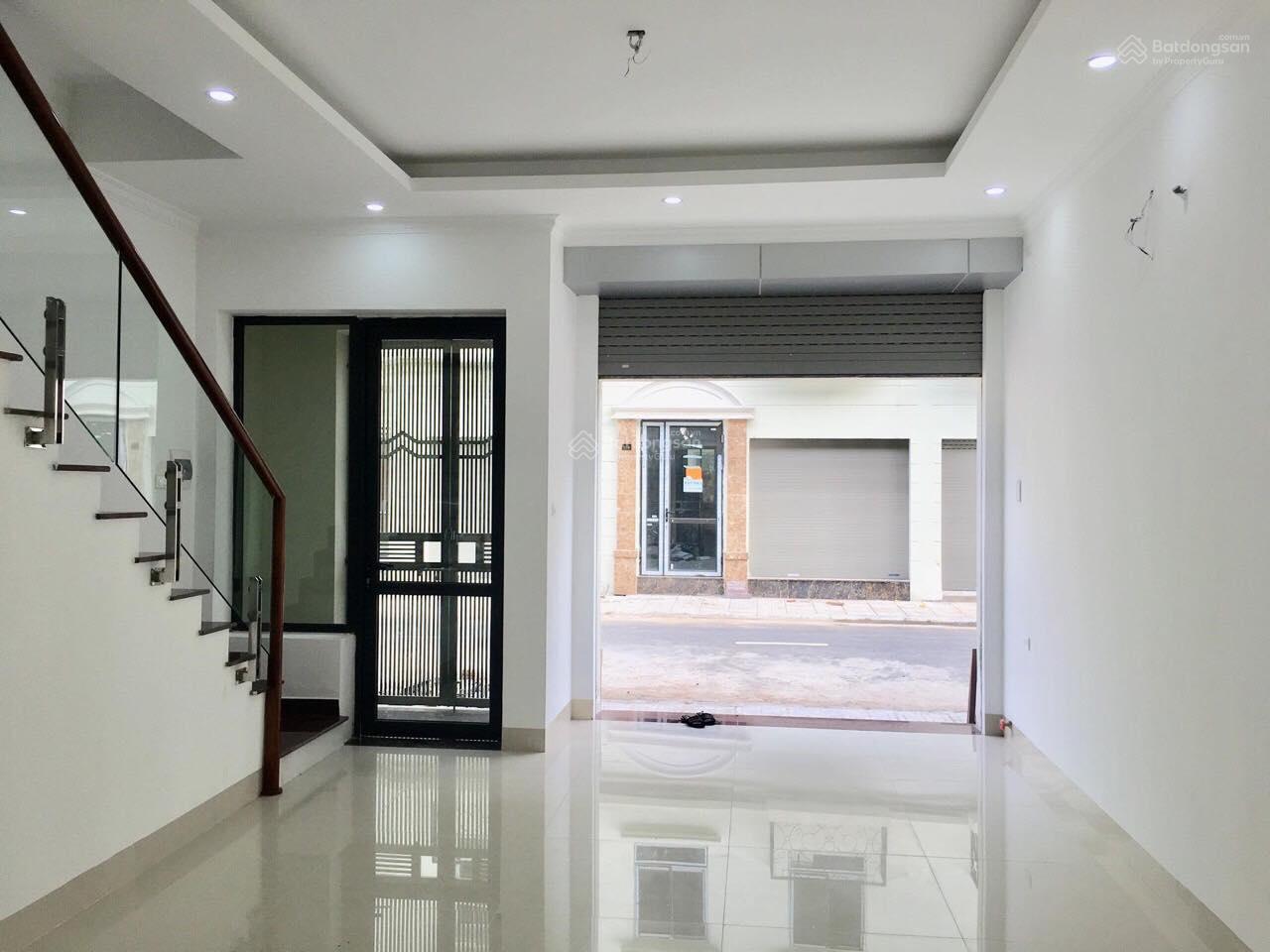 Cho thuê nhà ngã tư Vạn Phúc - Tố Hữu, Hà Đông, Hà Nội. Diện tích 65m2 x 4 tầng