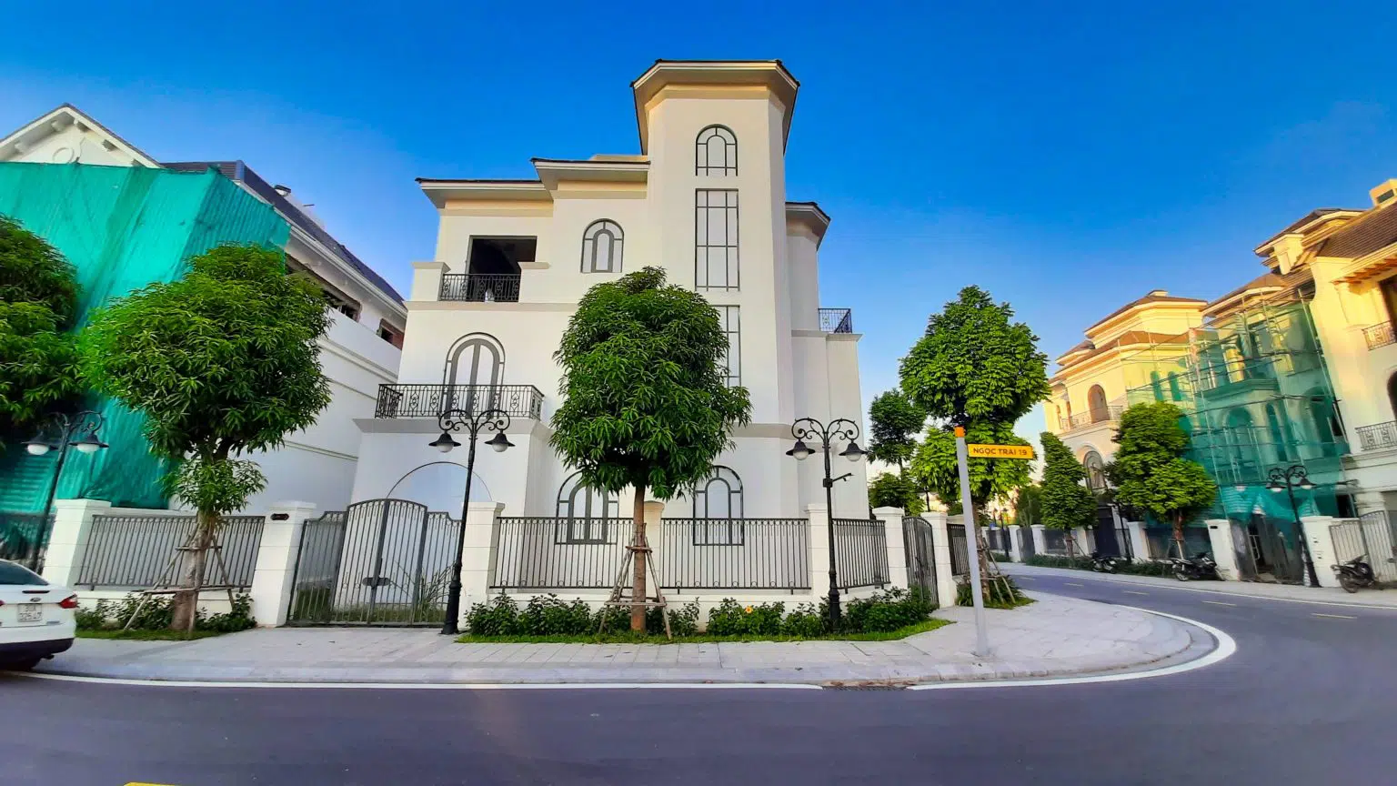 VIP! Biệt thự đơn lập góc 328m2 Ngọc Trai view sông, Vin 1 Gia Lâm (0985 941 *** Mr Hùng)