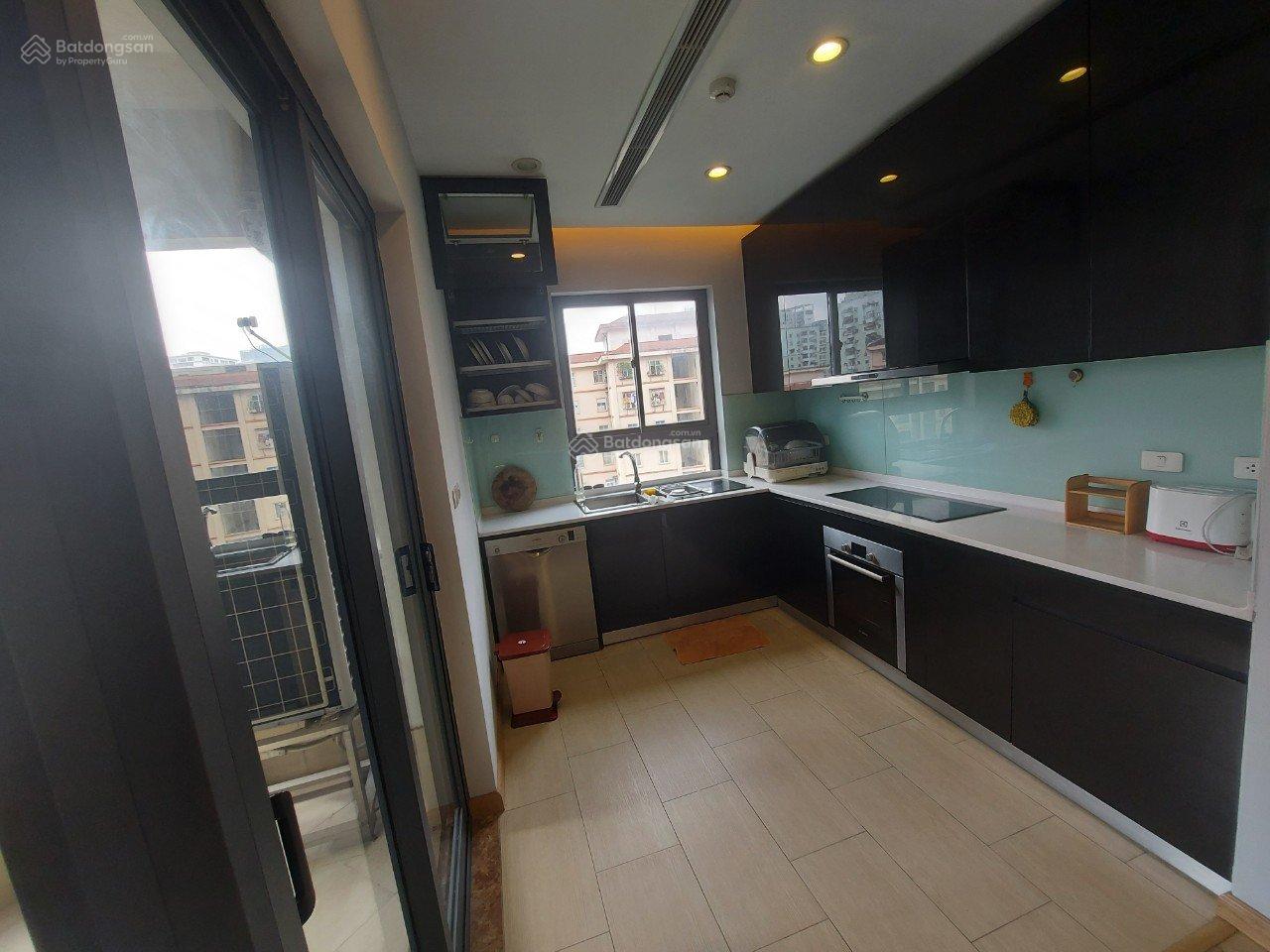 Cho thuê căn hộ Trung Hòa Nhân Chính 3 phòng ngủ full đồ 153m2 giá chỉ 17 triệu/ tháng