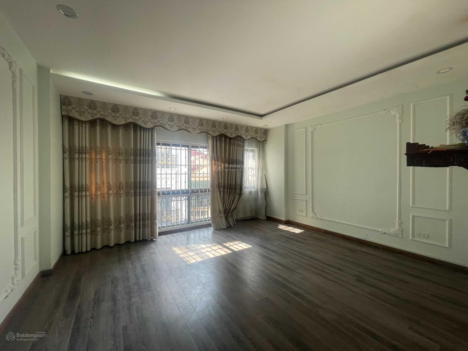 Cho thuê nhà nguyên căn Nguyễn Khang - Vũ Phạm Hàm - 90m2 x 4 tầng, đồ cơ bản, 31 triệu/tháng