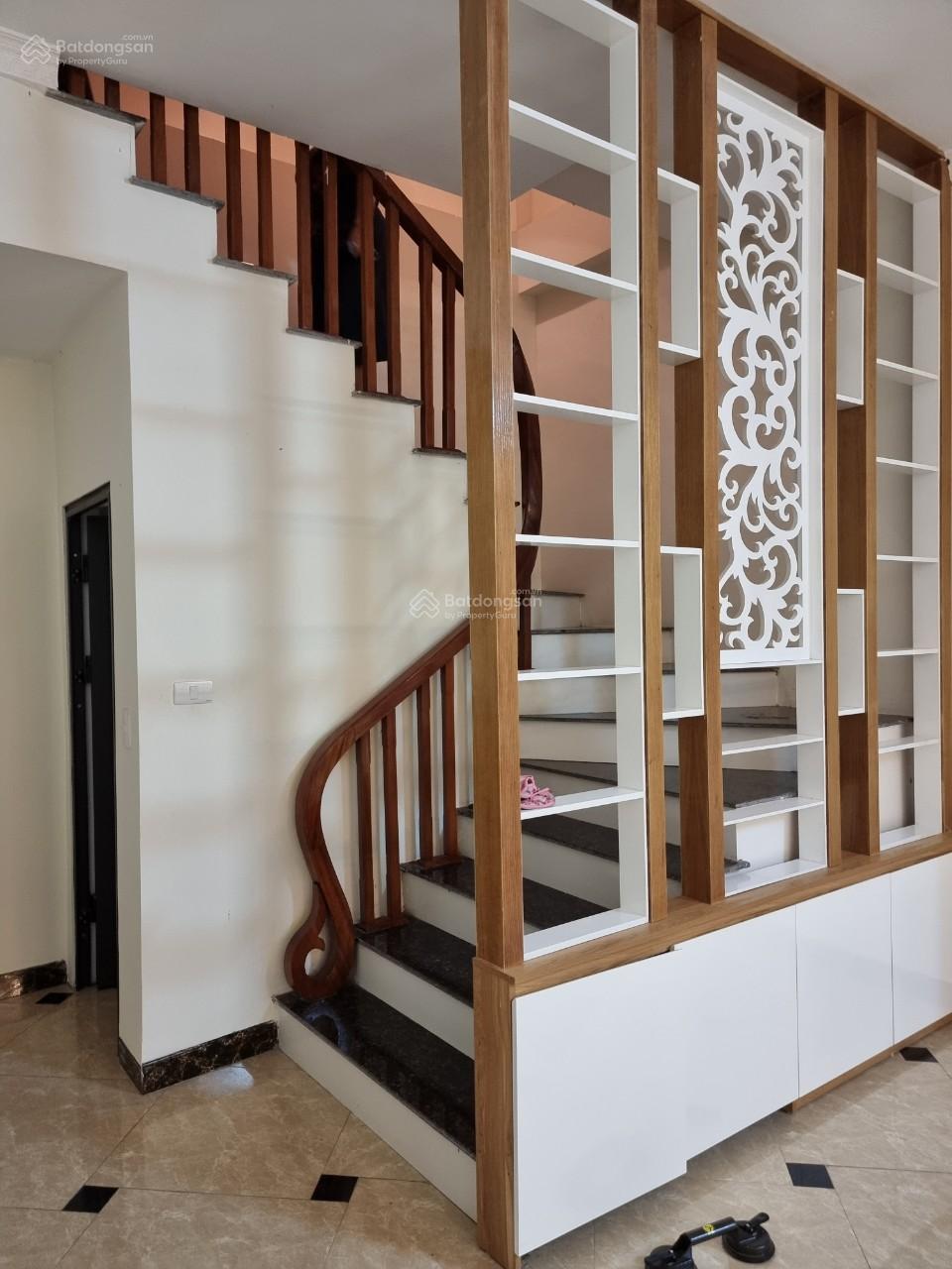 Bán gấp nhà liền kề 50m2, MT 5m, đường 13m tại khu đô thị Văn Khê cách đường Tố Hữu 100m