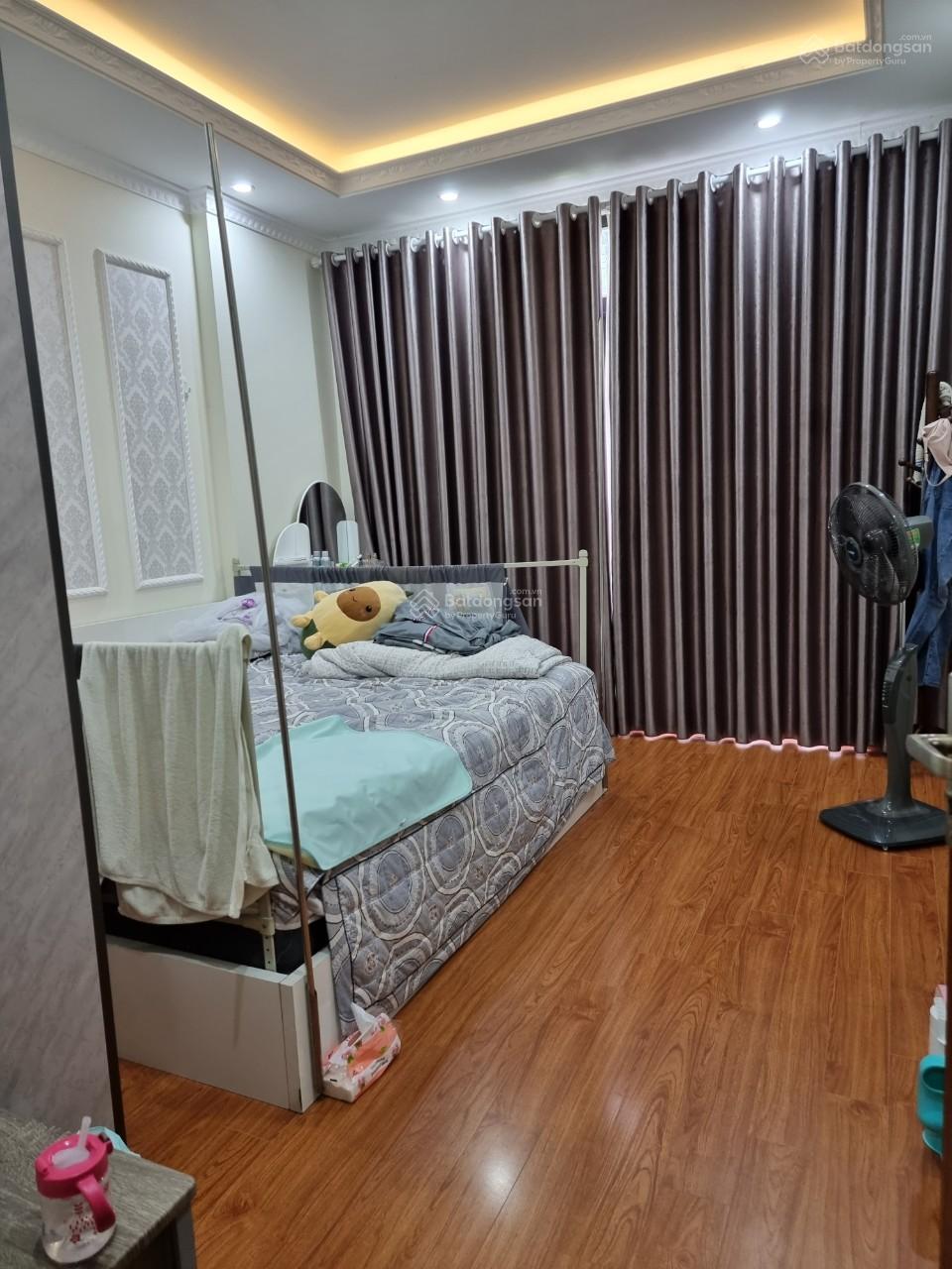 Bán gấp nhà liền kề 50m2, MT 5m, đường 13m tại khu đô thị Văn Khê cách đường Tố Hữu 100m