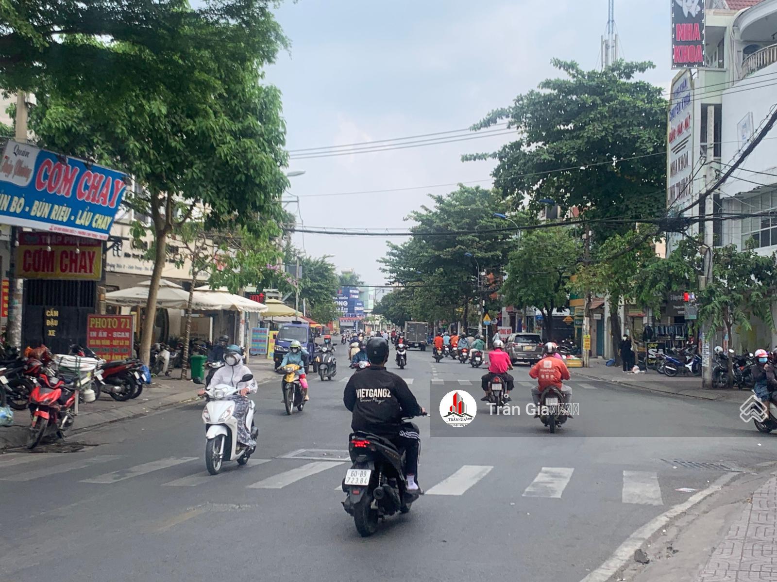 Bán mặt tiền kinh doanh Hoàng Diệu 2, ngay ĐH Ngân Hàng 12x17m=200m2 vuông vức, đoạn đẹp giá 25 tỷ Bán mặt tiền kinh doanh Hoàng Diệu 2, ngay ĐH Ngân Hàng 12x17m=200m2 vuông vức, đoạn đẹp giá 25 tỷ