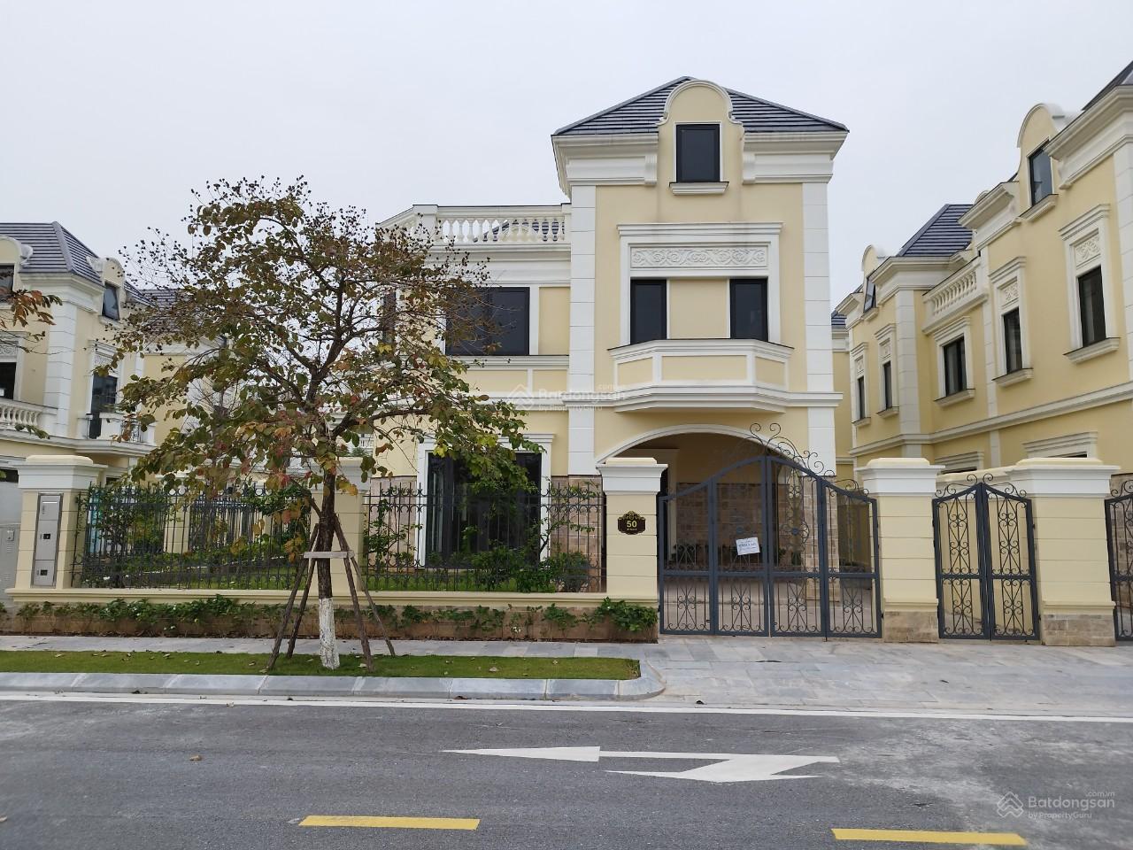 Hàng hiếm! Biệt thự đơn lập có hầm 280m2, gần công viên, diện tích sử dụng lớn 580m2, vị trí đẹp Hàng hiếm! Biệt thự đơn lập có hầm 280m2, gần công viên, diện tích sử dụng lớn 580m2, vị trí đẹp