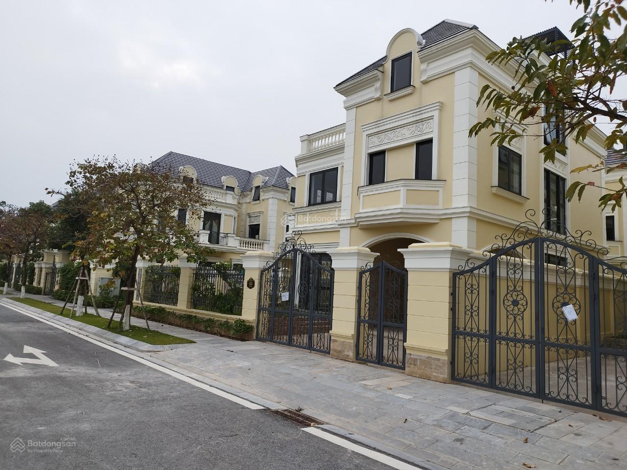 Hàng hiếm! Biệt thự đơn lập có hầm 280m2, gần công viên, diện tích sử dụng lớn 580m2, vị trí đẹp Hàng hiếm! Biệt thự đơn lập có hầm 280m2, gần công viên, diện tích sử dụng lớn 580m2, vị trí đẹp