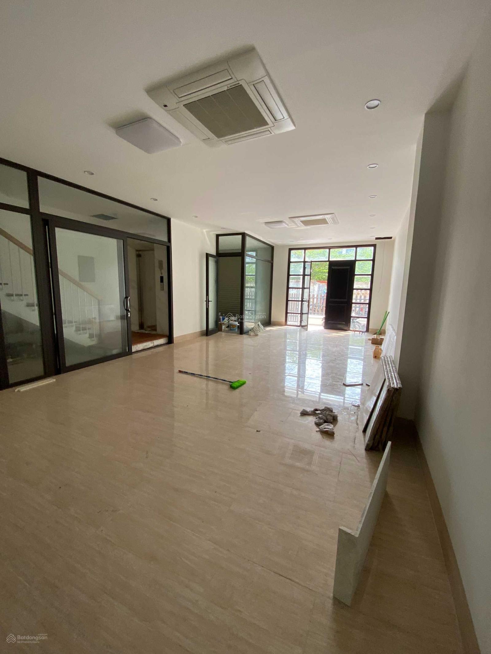 Cho thuê nhà liền kề Hoàng Thành - Mỗ Lao. DT 120m2, 5 tầng, thang máy, ĐH âm trần. Giá 50 triệu Cho thuê nhà liền kề Hoàng Thành - Mỗ Lao. DT 120m2, 5 tầng, thang máy, ĐH âm trần. Giá 50 triệu