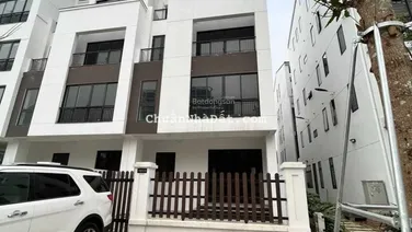 Cho thuê nhà liền kề Hoàng Thành - Mỗ Lao. DT 120m2, 5 tầng, thang máy, ĐH âm trần. Giá 50 triệu