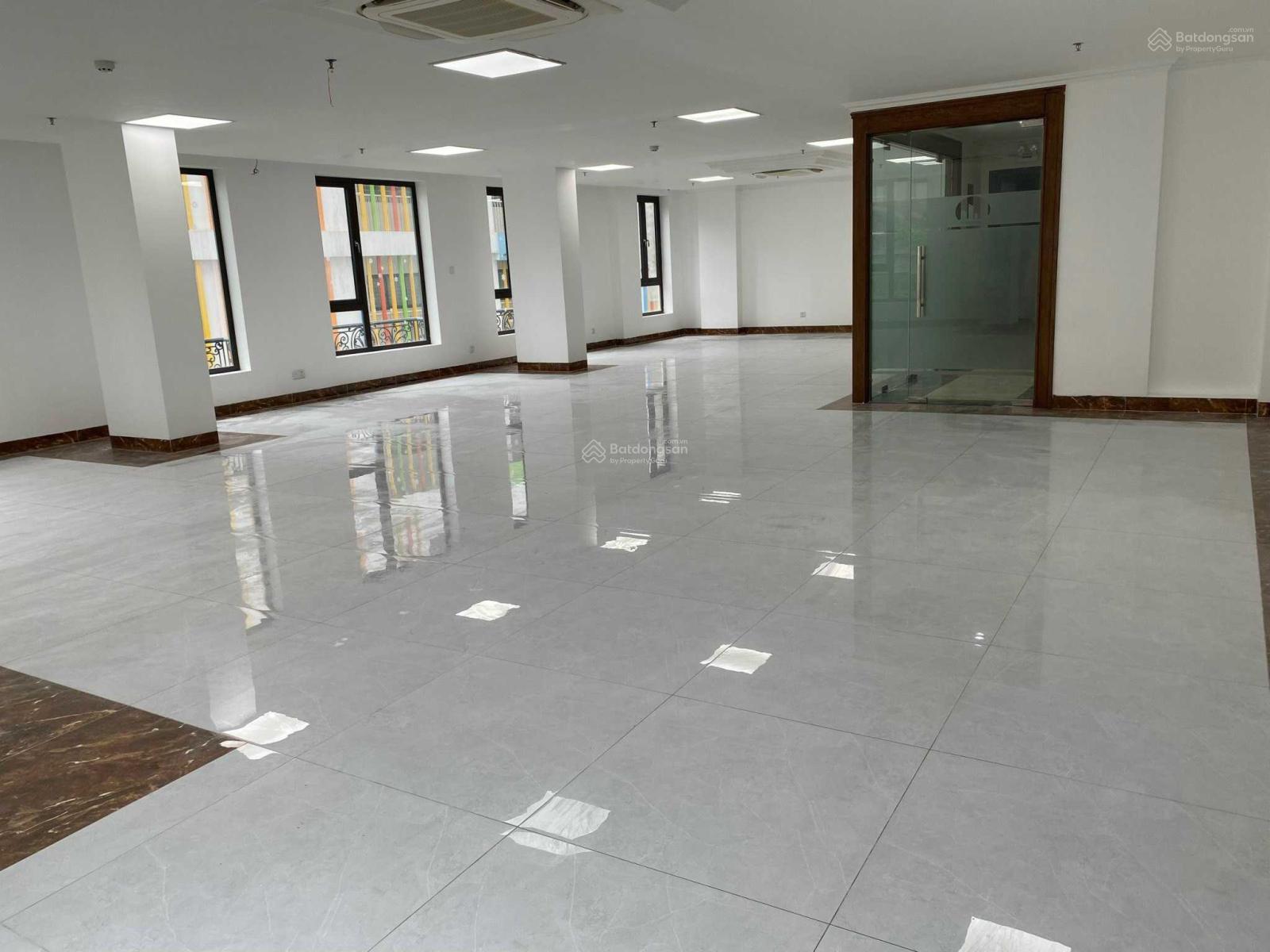 Cho thuê nhà Hoàng Văn Thái - Quận Thanh Xuân. 135m2, 8 tầng, 1 hầm, Thông sàn, thang máy 80tr