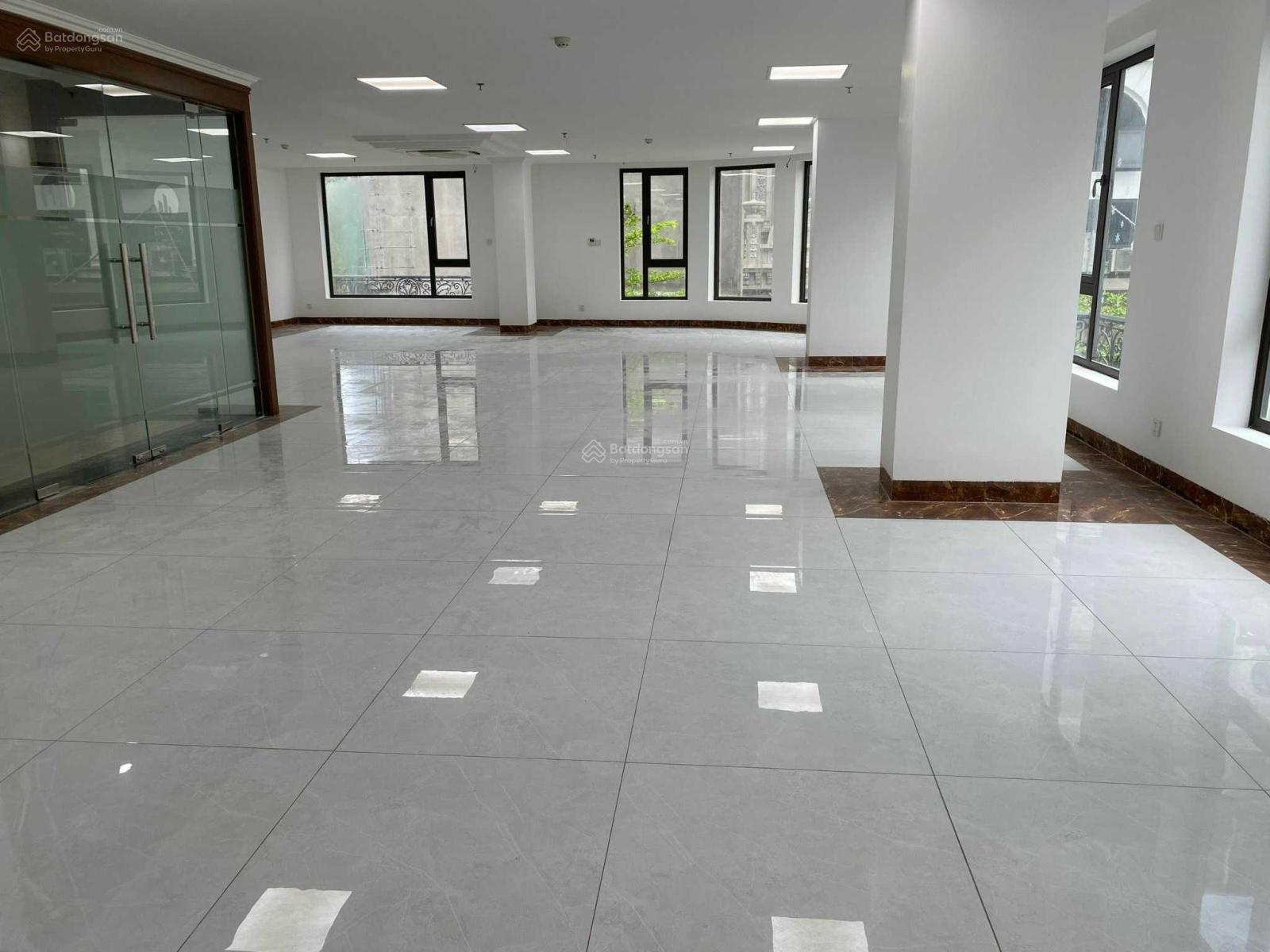 Cho thuê nhà Hoàng Văn Thái - Quận Thanh Xuân. 135m2, 8 tầng, 1 hầm, Thông sàn, thang máy 80tr