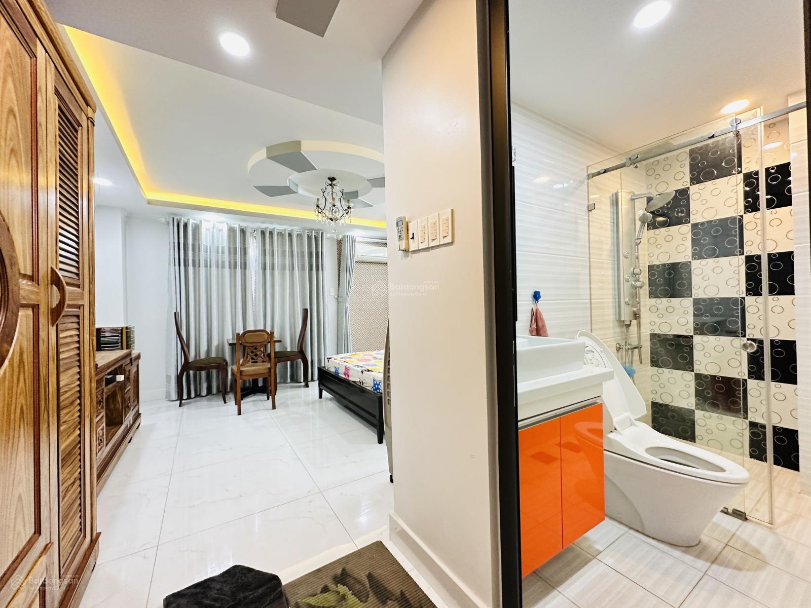 Bán nhà mặt tiền đường Nguyễn Tư Giản giá rẻ tiện kinh doanh buôn bán