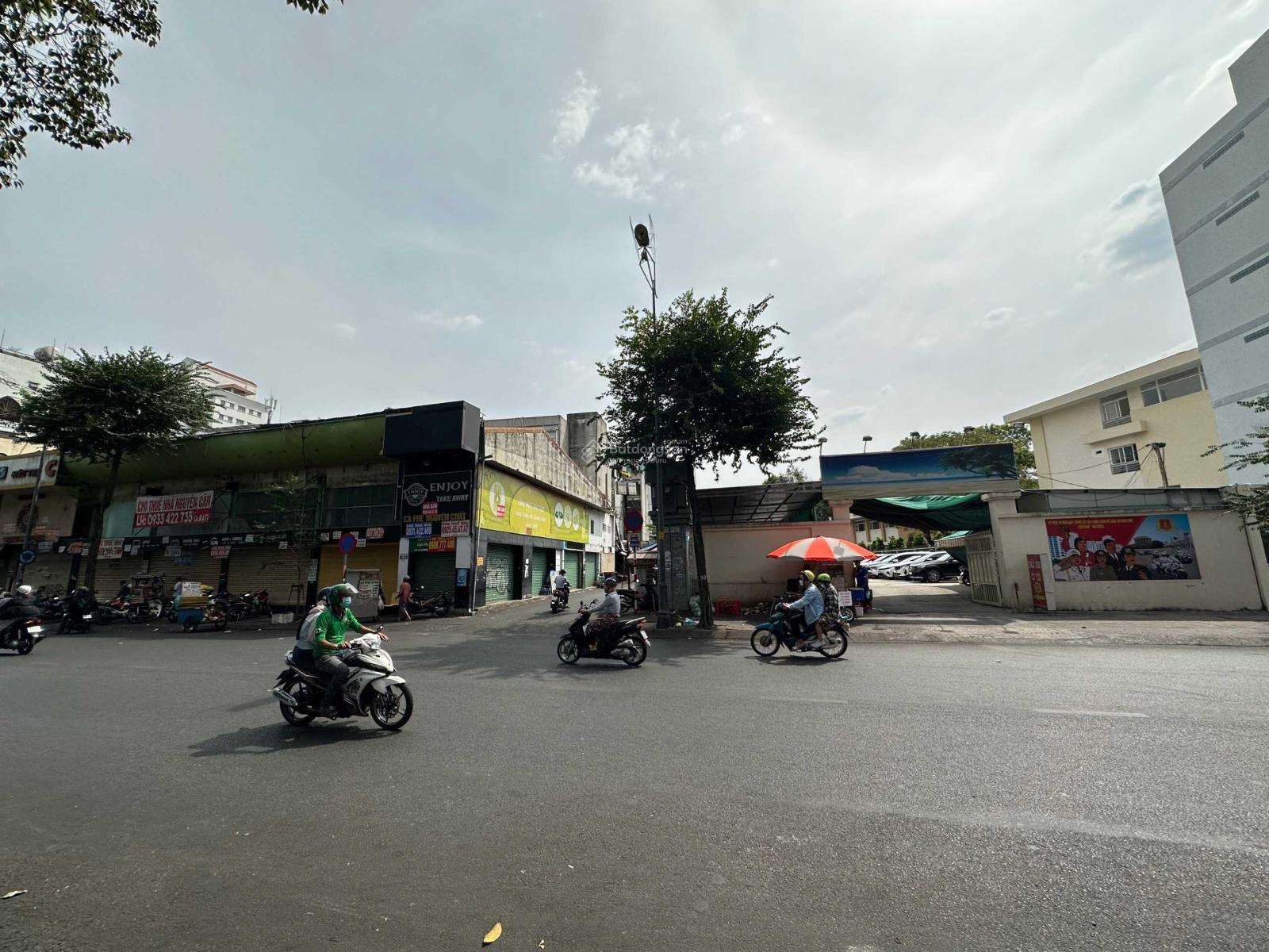 HOT GÓC 2MT 189 Cống Quỳnh với hẻm 6m, Quận 1, DT: 40x25m, 1 trệt 1 lầu, DTSD: 2.000m2