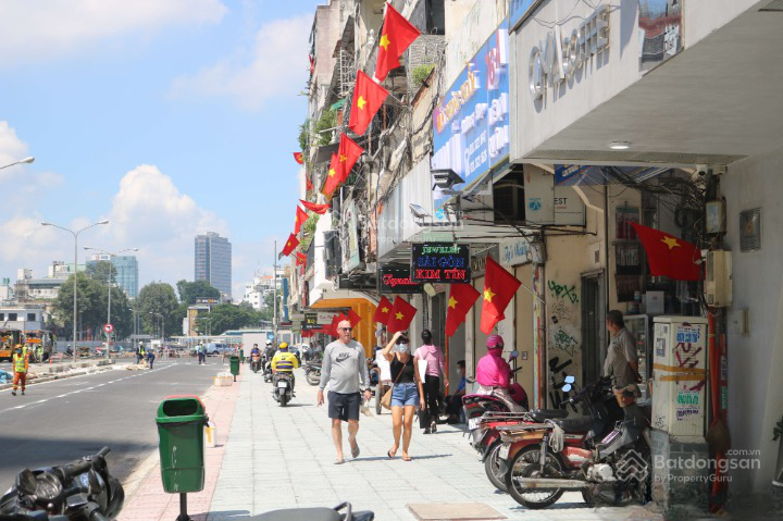 Cho thuê nhà mặt tiền số 86 Lê Lợi, Quận 1, DT: 4x20m, 1 trệt 2 lầu, DTSD: 240m2 Cho thuê nhà mặt tiền số 86 Lê Lợi, Quận 1, DT: 4x20m, 1 trệt 2 lầu, DTSD: 240m2