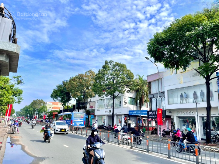 Cho thuê góc 2 mặt tiền số 50 - 52 Quang Trung, Quận Gò Vấp, DT: 12x21m, 1 trệt 2 lầu, DTSD: 760m2 Cho thuê góc 2 mặt tiền số 50 - 52 Quang Trung, Quận Gò Vấp, DT: 12x21m, 1 trệt 2 lầu, DTSD: 760m2