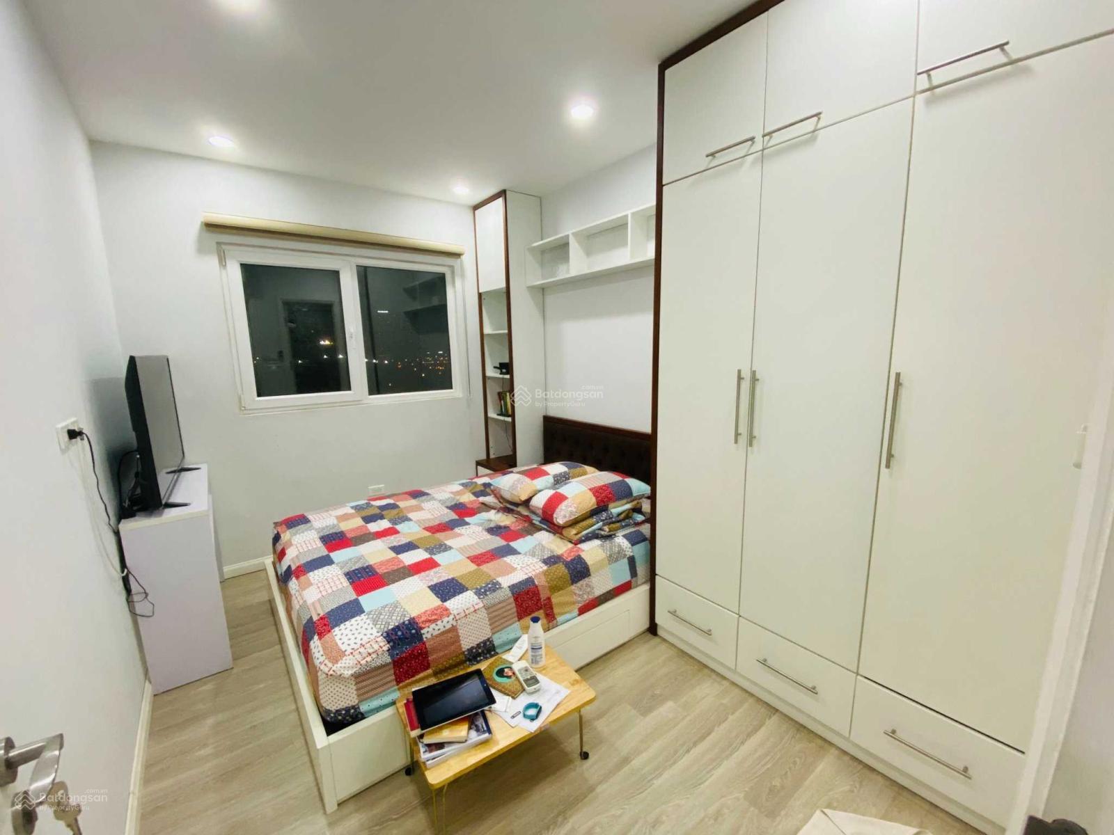 Cần cho thuê 02 căn hộ chung cư KĐT mới Nghĩa Đô DT: 50m2, 1PN full nội thất đẹp, CB, giá 8tr/tháng