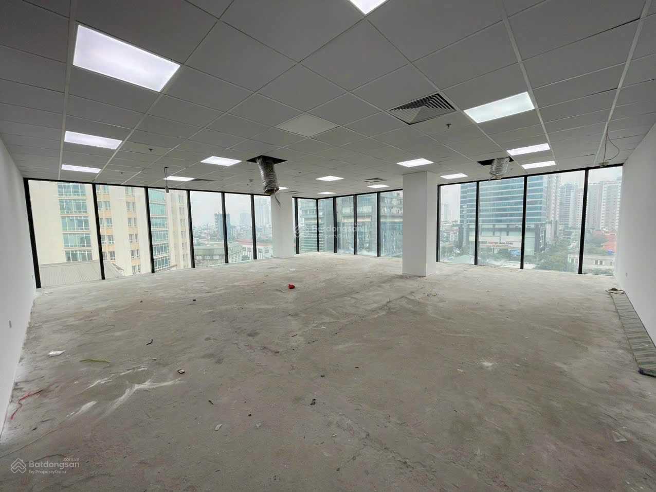 Chính chủ cho thuê VP Khuất Duy Tiến giá rẻ nhất khu vực, mời khách quan tâm 180m2 giá chỉ 27tr