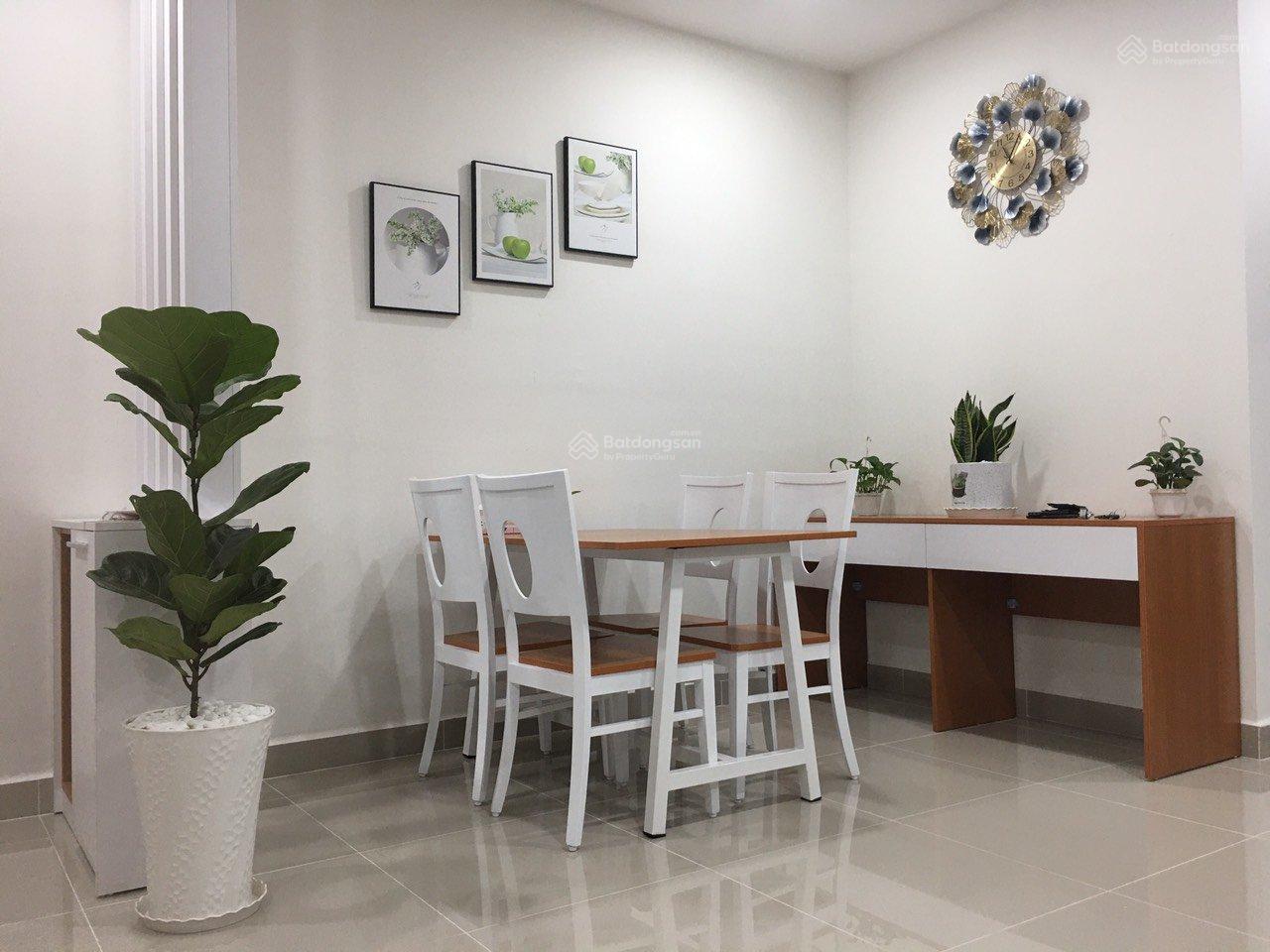 Chính chủ bán gấp căn góc 72m2 view Quận 1 giá 2.5 tỷ (bao hết) - tặng nội thất - vay được 1,5 tỷ Chính chủ bán gấp căn góc 72m2 view Quận 1 giá 2.5 tỷ (bao hết) - tặng nội thất - vay được 1,5 tỷ
