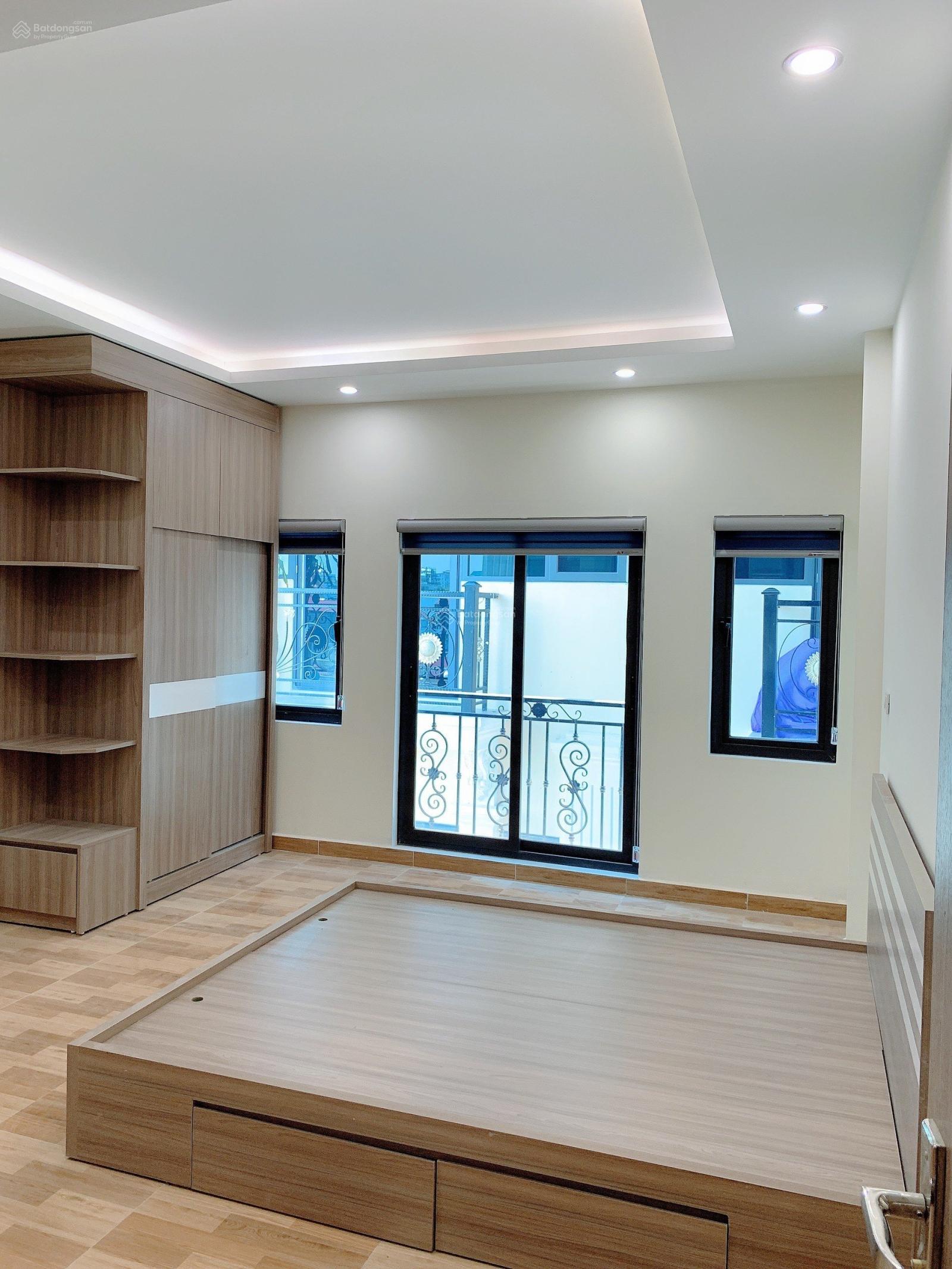 CC cho thuê căn hộ Hoàng Quốc Việt - 30m2 full nội thất giá 4tr1/tháng - an ninh tốt