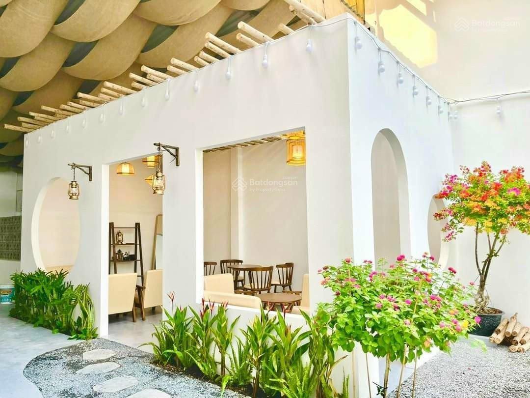 Cho thuê biệt thự sân vườn đường Phạm Ngọc Thạch, P. Võ Thị Sáu, Q. 3, TPHCM Cho thuê biệt thự sân vườn đường Phạm Ngọc Thạch, P. Võ Thị Sáu, Q. 3, TPHCM