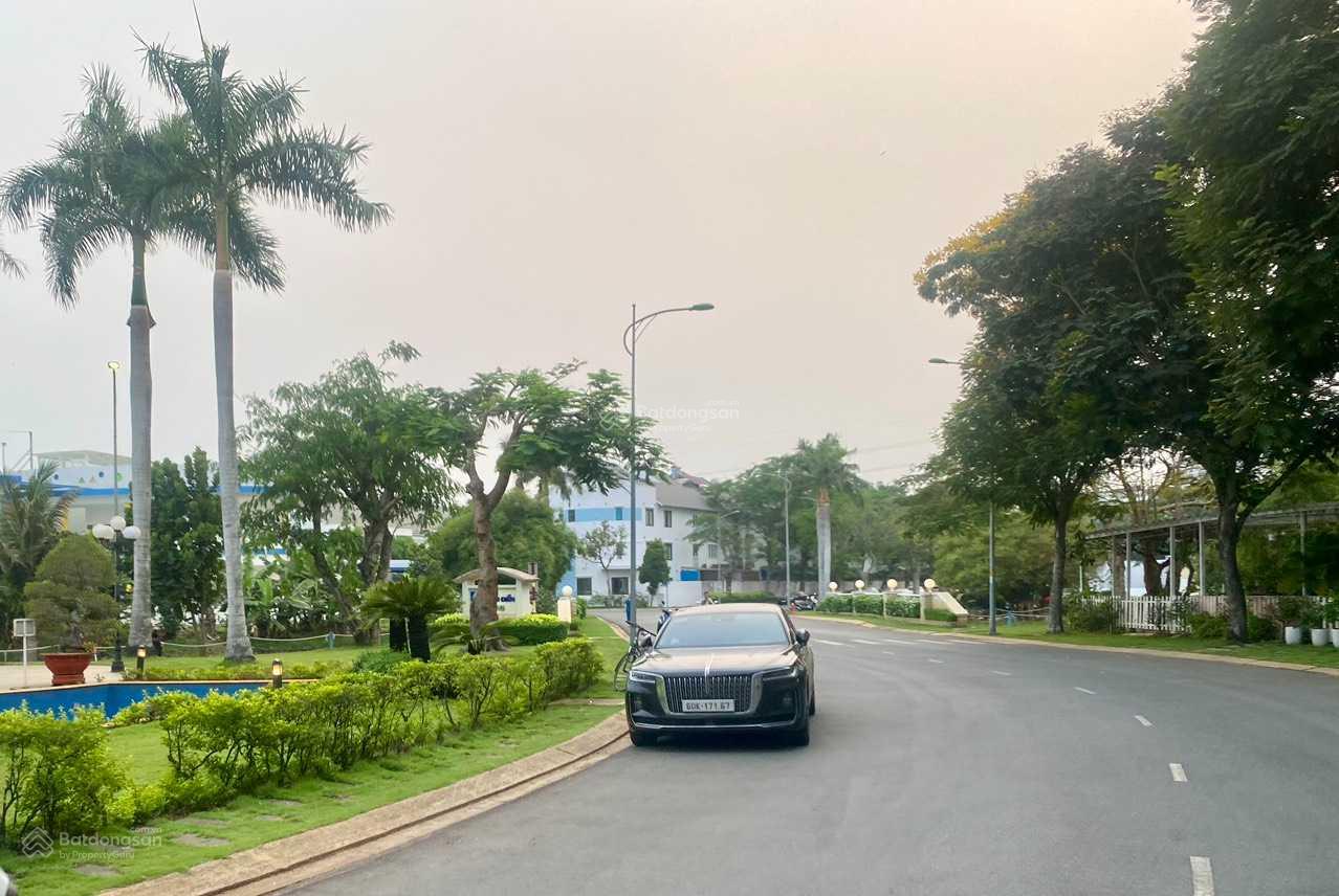 Chính chủ gửi bán nhà phố Mega Ruby, 75m, giá 9,8 tỷ, sổ hồng, hướng mát Chính chủ gửi bán nhà phố Mega Ruby, 75m, giá 9,8 tỷ, sổ hồng, hướng mát