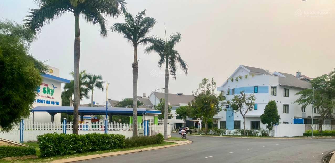 Chính chủ gửi bán nhà phố Mega Ruby, 75m, giá 9,8 tỷ, sổ hồng, hướng mát