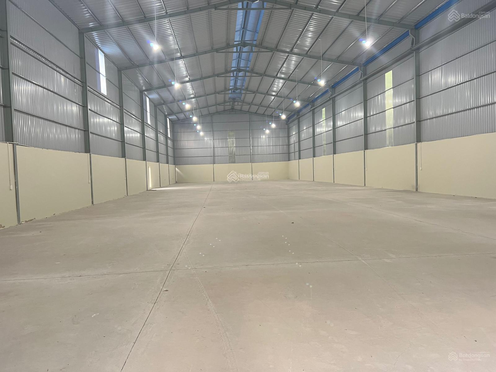 Cho thuê kho xưởng 1000m2, 40 tr/th, Tân Phước Khánh
