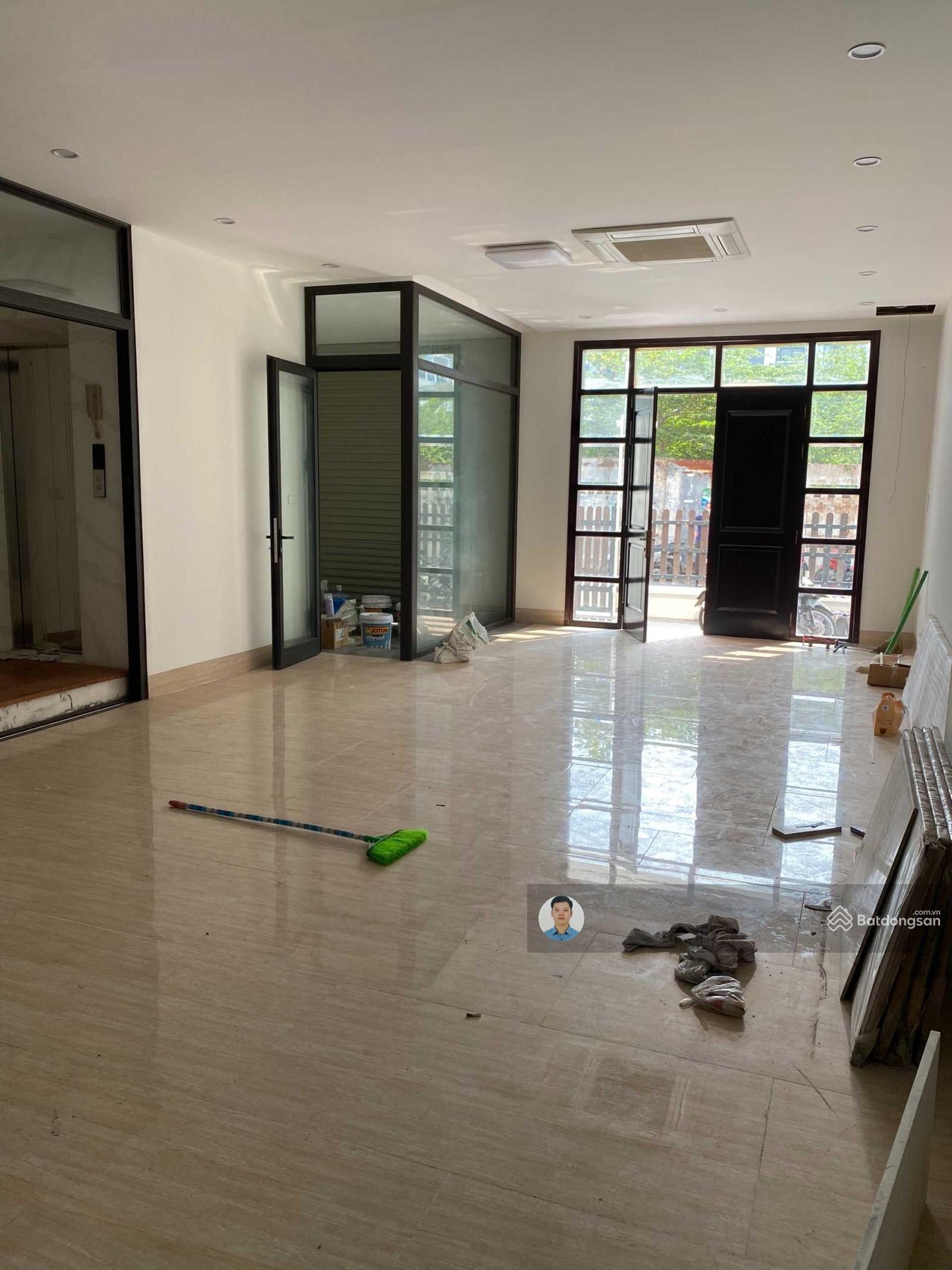 Cho thuê nhà LK Hoàng Thành Villas - Mỗ Lao. DT 95m2, 5 tầng, mt 5m, thông sàn, thang máy, giá 50tr Cho thuê nhà LK Hoàng Thành Villas - Mỗ Lao. DT 95m2, 5 tầng, mt 5m, thông sàn, thang máy, giá 50tr