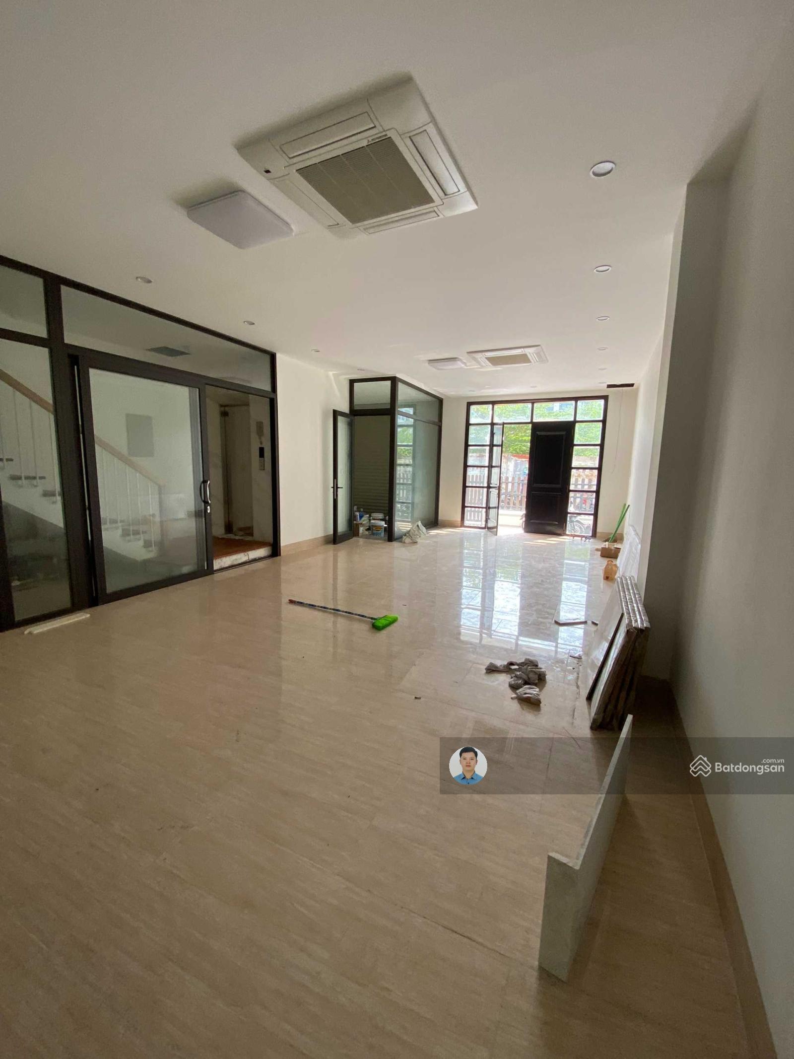 Cho thuê nhà LK Hoàng Thành Villas - Mỗ Lao. DT 95m2, 5 tầng, mt 5m, thông sàn, thang máy, giá 50tr Cho thuê nhà LK Hoàng Thành Villas - Mỗ Lao. DT 95m2, 5 tầng, mt 5m, thông sàn, thang máy, giá 50tr