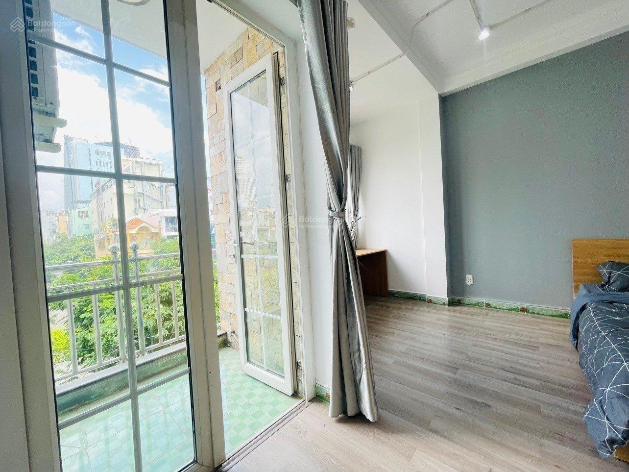 Cho thuê CH 2PN balcon full NT MGR 75m2 Hoàng Diệu Quận 4 kế bên Quận 1, phố đi bộ Cho thuê CH 2PN balcon full NT MGR 75m2 Hoàng Diệu Quận 4 kế bên Quận 1, phố đi bộ