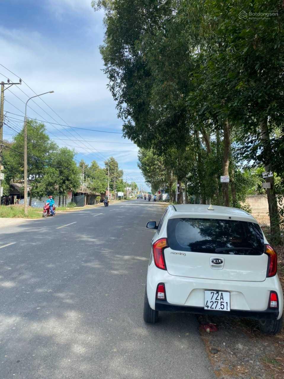 Cần bán căn nhà cấp 4 ngang 5x56m 330m2 có 60tc giá 3.6 tỷ